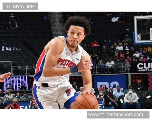 乔约翰逊谈克莱现状认为他需要队友帮助以找回状态