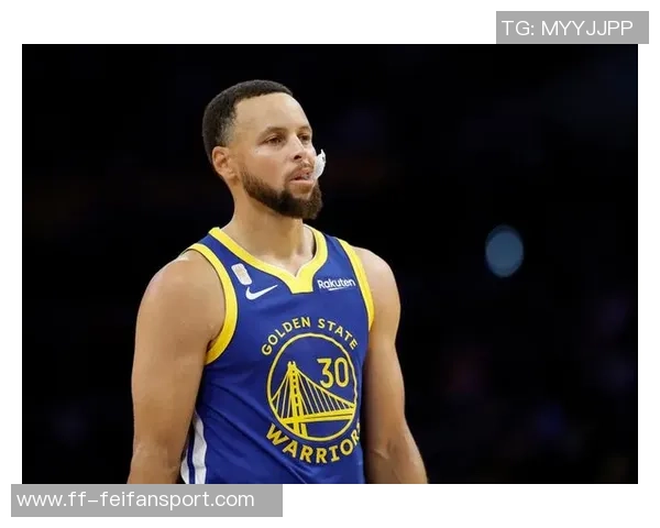 库里上半场表现分析:10投4中贡献12分1板2助1帽三分命中率提升 库里上半场表现分析:10投4中贡献12分1板2助1帽三分命中率提升