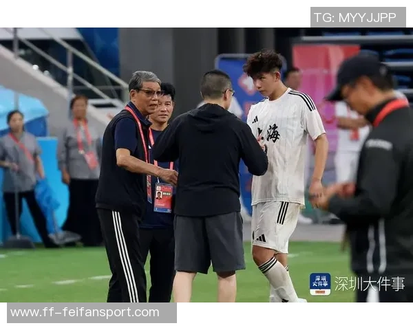 徐根宝高龄仍陪伴U20球员为他们付出辛劳感动球员心声